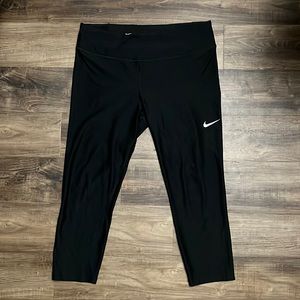 Womens black Nike Dry Fit Cropped Leggings XL
